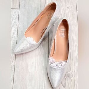 (62-3895) Oripalla High Heels Sz 6.5